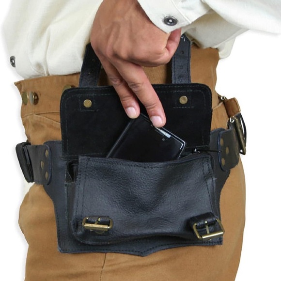 V CRAFTS Other - 💯 % GENUINE LEATHER POUCH.!! W/pouches Fits till 39 inches.